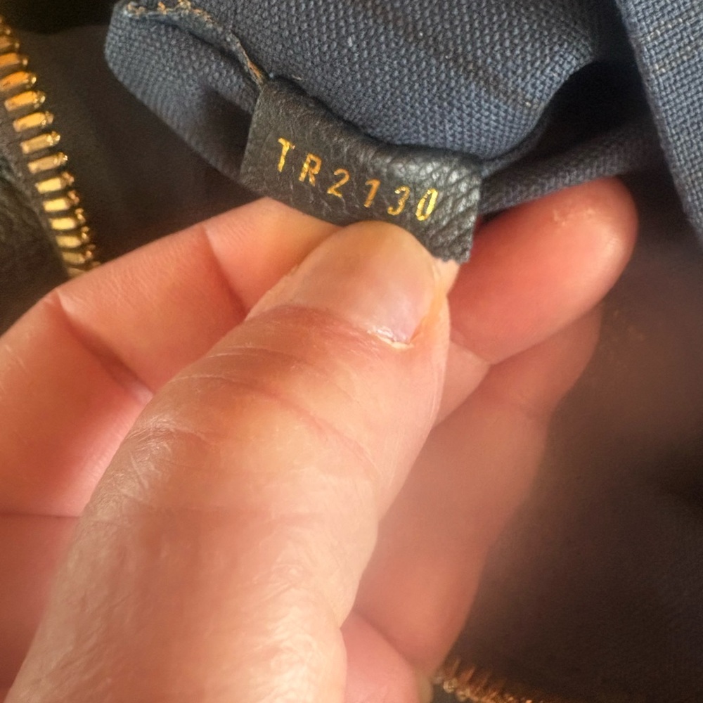 Louis Vuitton Mahina, leather solar PM - Picture 4 of 9